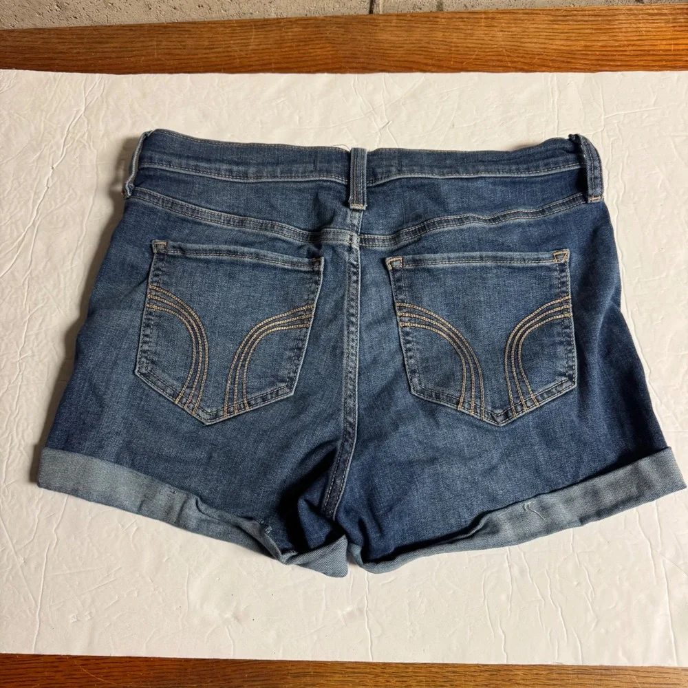 Hollister High-Rise Short Soft Stretch Distressed Denim Cuffed Size 13 W31